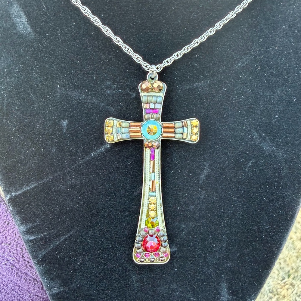 Ayala Bar Silver Tone CROSS Crystal Seed Bead Rhinestone Pendant Necklace - Picture 3 of 5